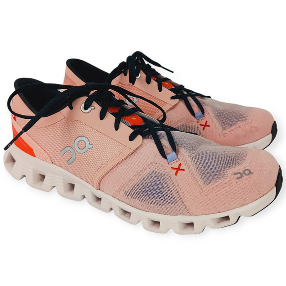 On Running Women's Athletic Shoes in Pink and Black - Picture 10 of 10